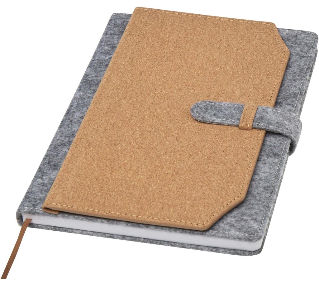 caderno A5 de feltro e cortiça